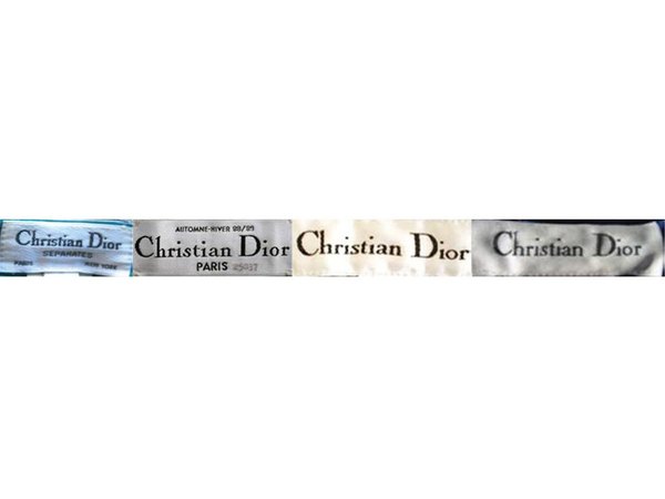 Uniform Black-Text Tags label